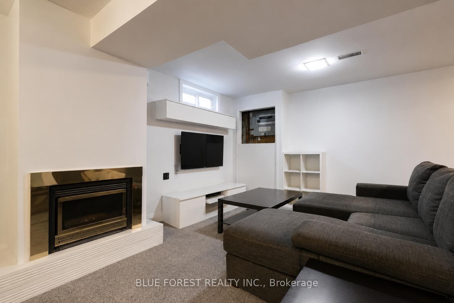 1674 ALDERSBROOK Road photo 29
