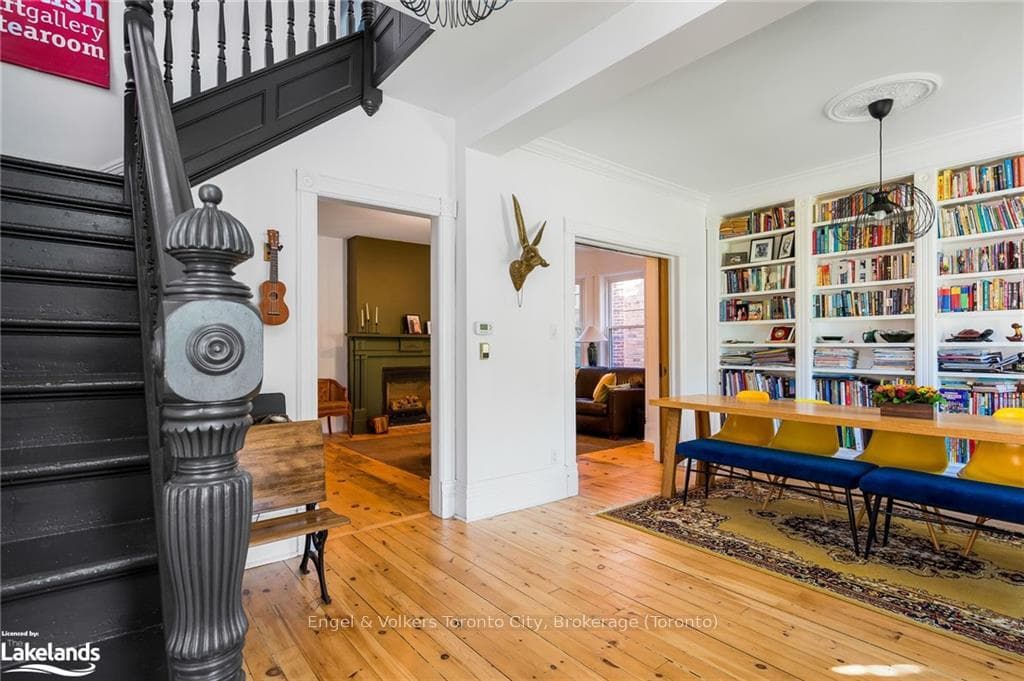 305 MAPLE Street photo 3