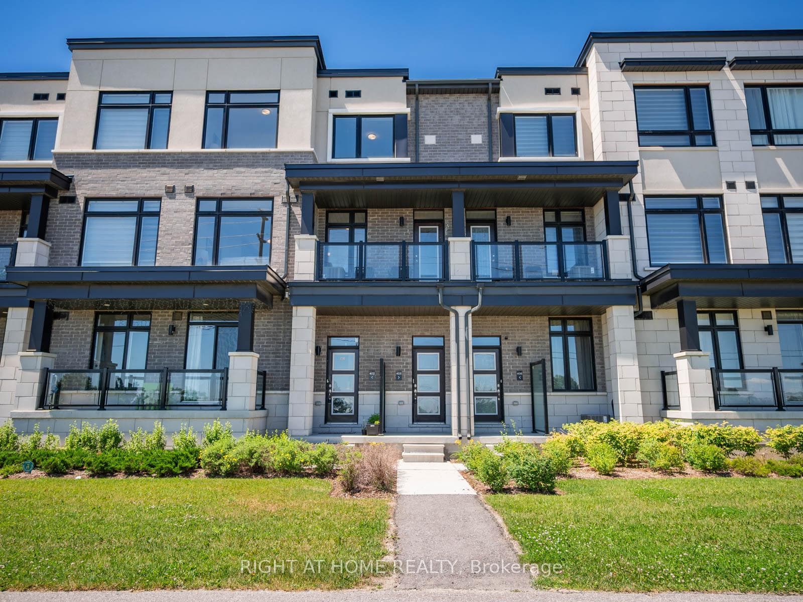 2550 Castlegate Crossing Unit 403 photo 2