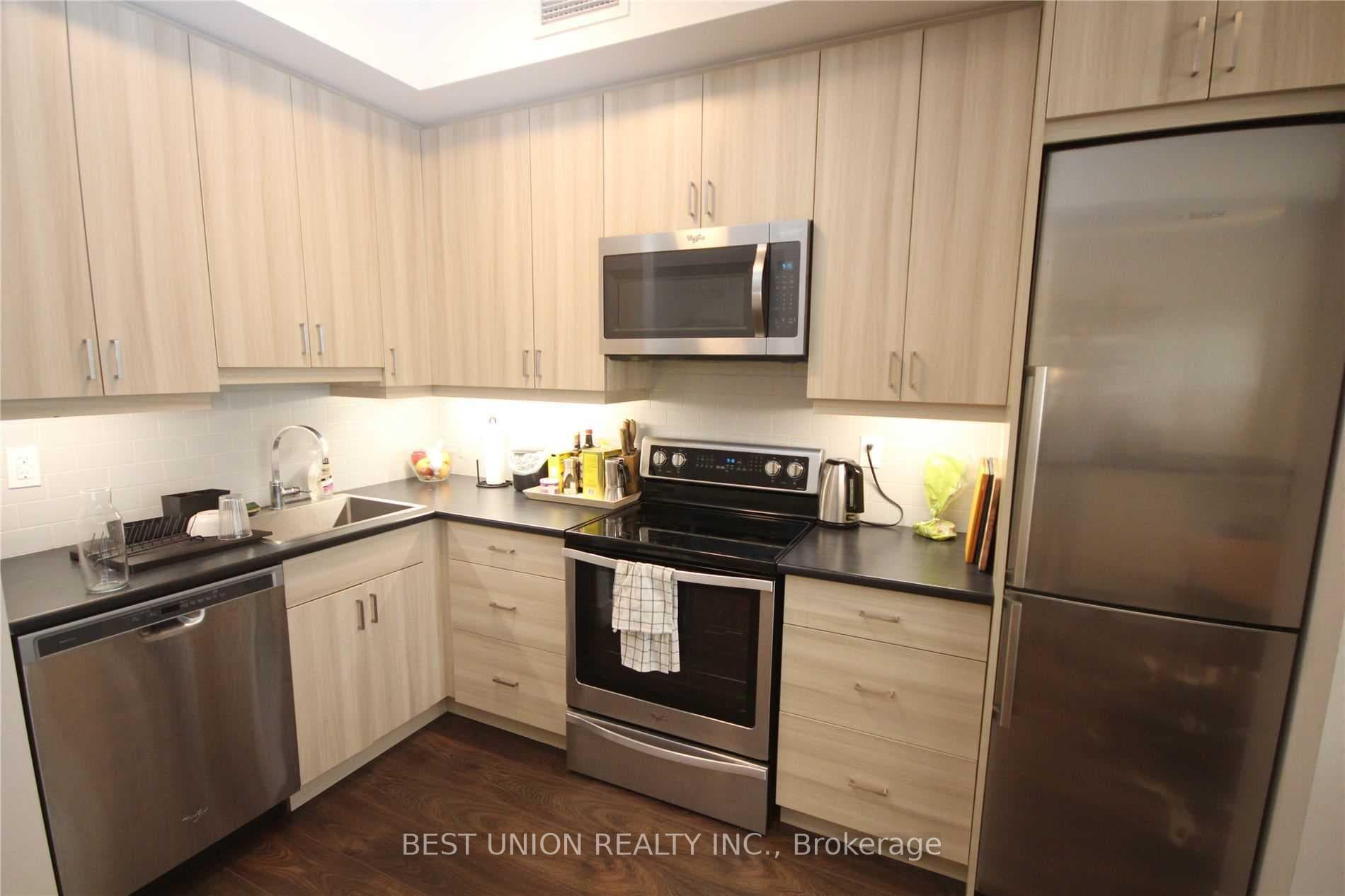 1050 Queen Street Unit 1 photo 8