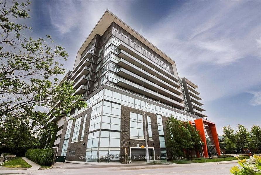 15 James Finlay Way Unit 824 photo 2
