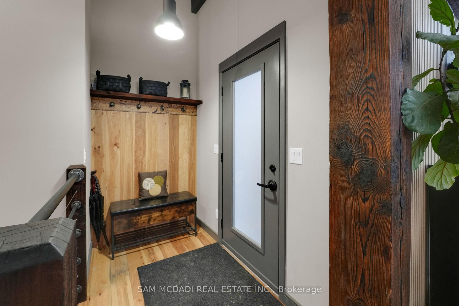 2084 Grand Boulevard photo 6
