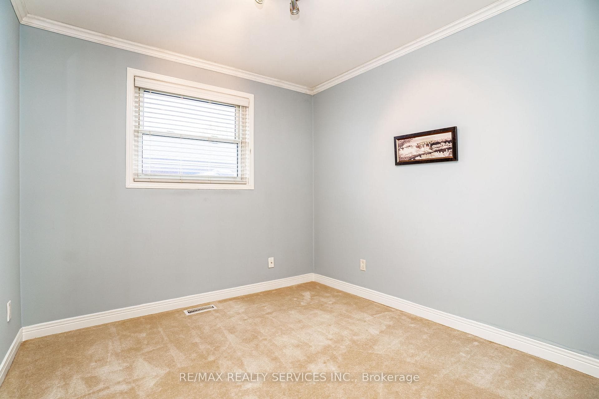 87 Ambleside Drive photo 22