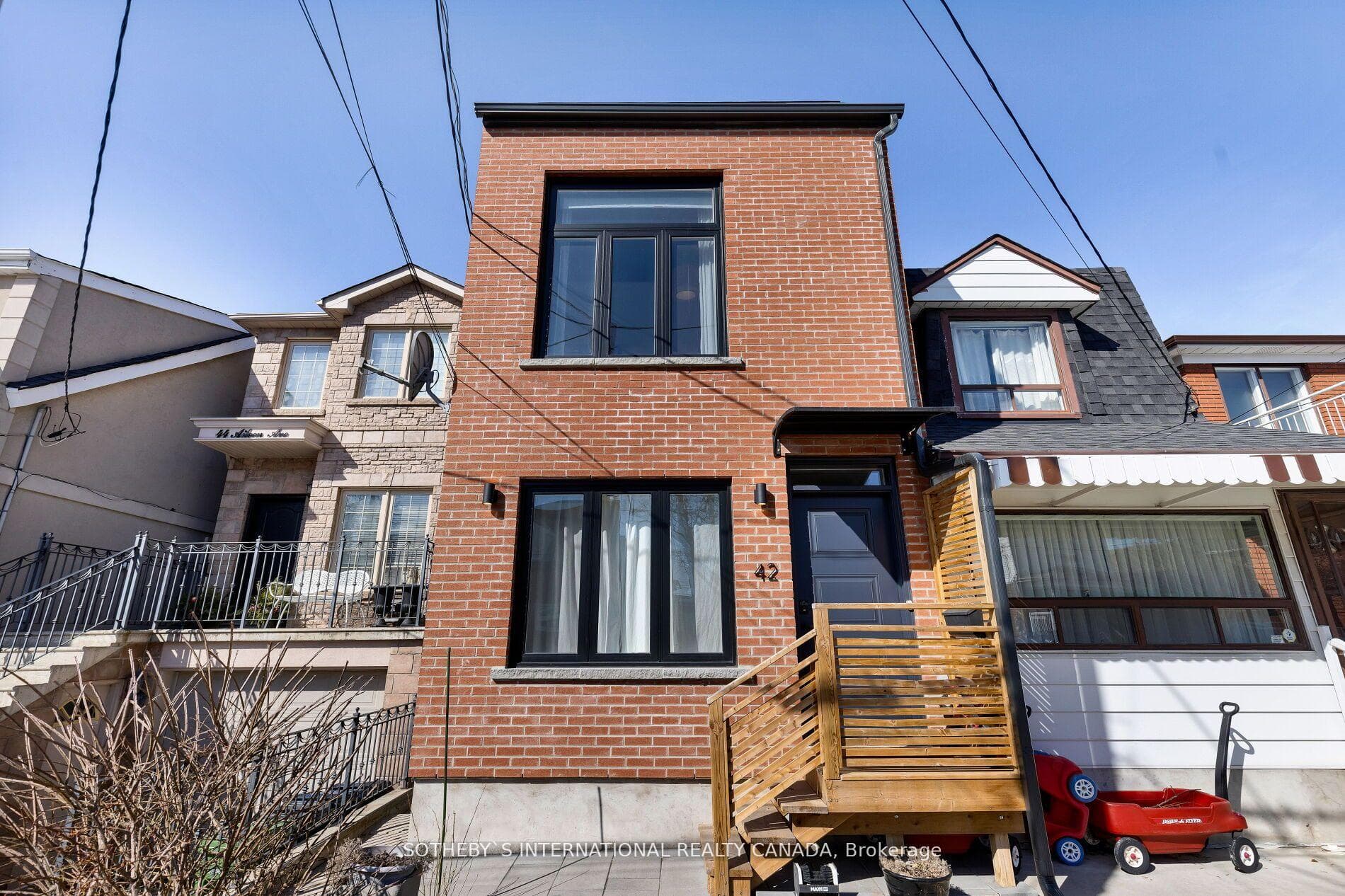 42 Aileen Avenue photo 2