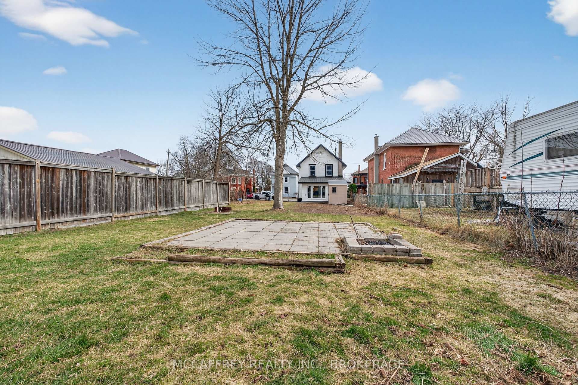 427 Thomas Street photo 23