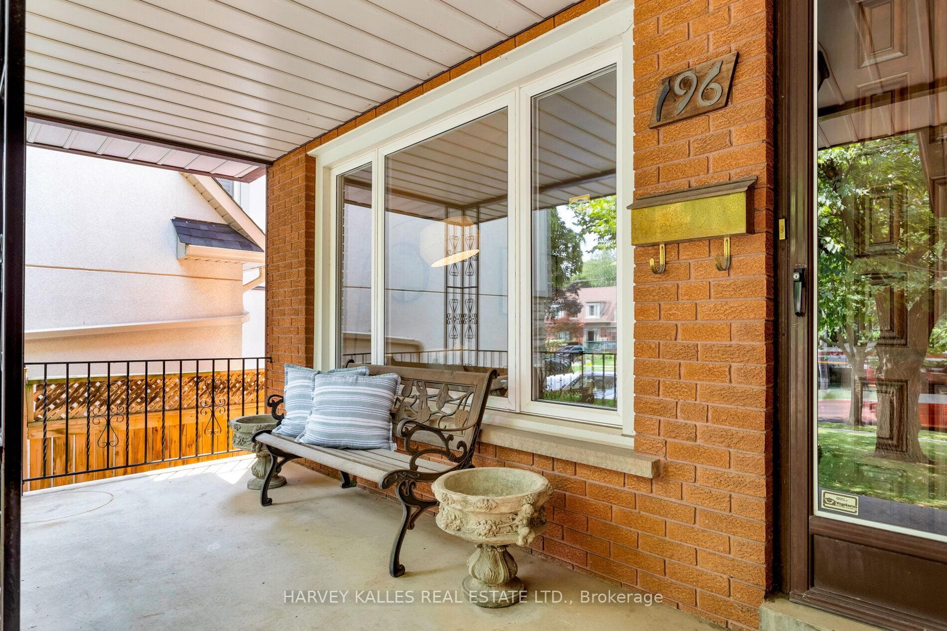 196 Prince Edward Drive photo 4