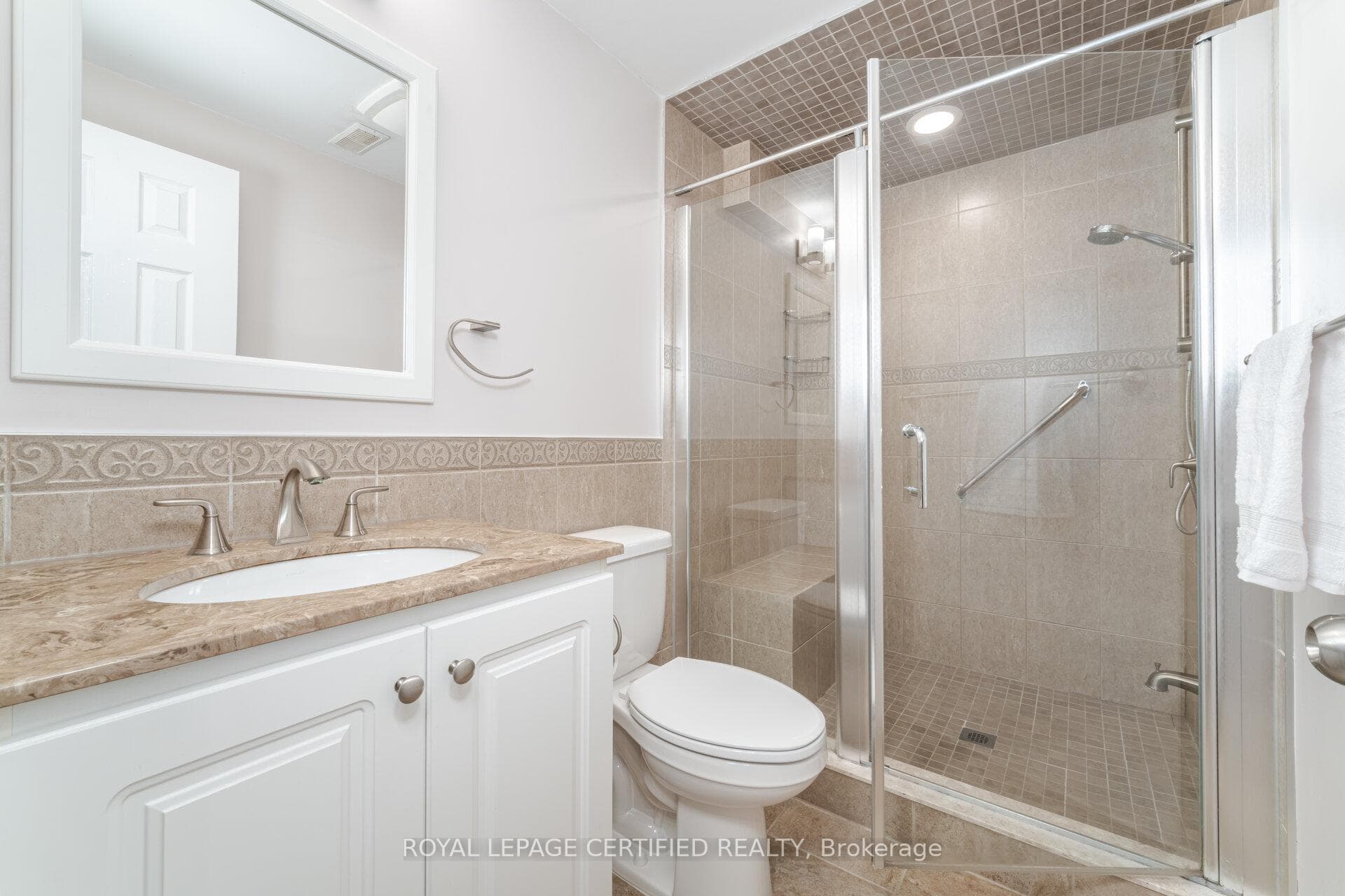 12 Grovetree Place photo 30