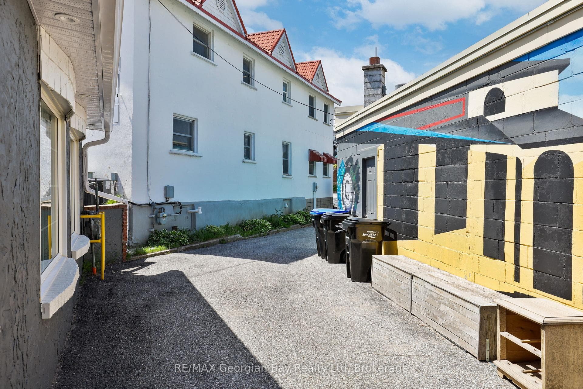 337 KING Street photo 10