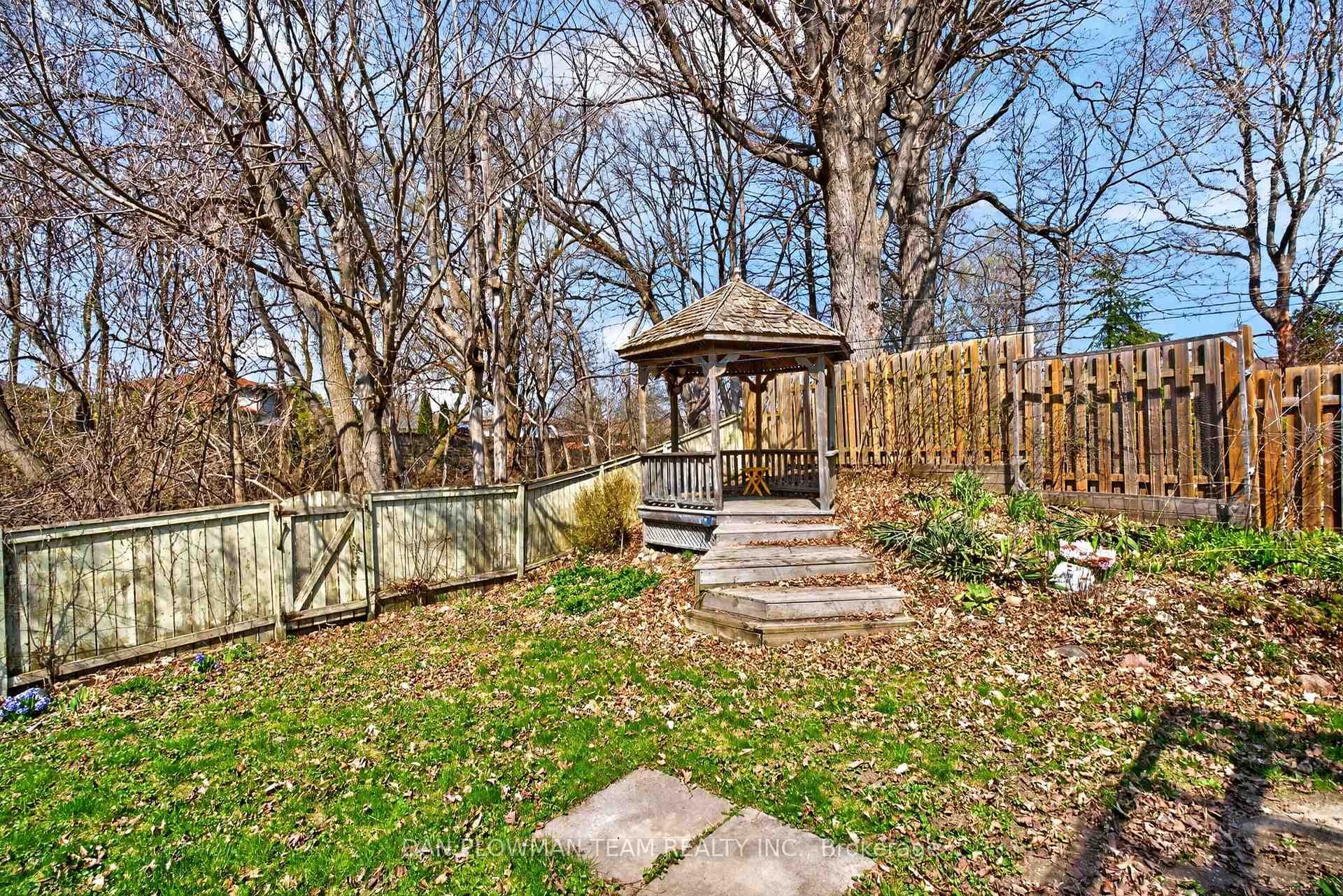 386 Grange Court photo 45