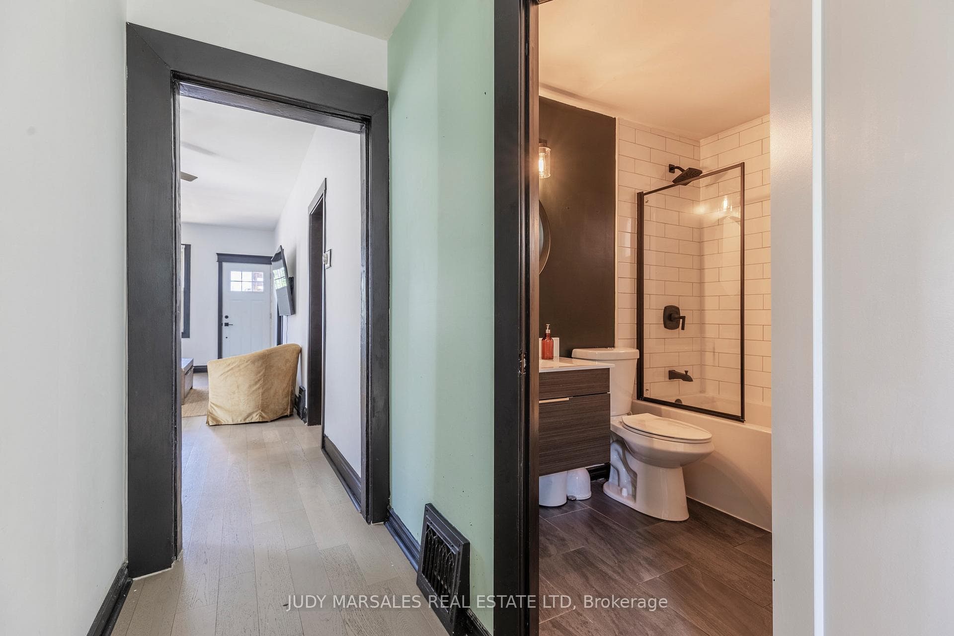1360 Barton Street photo 25