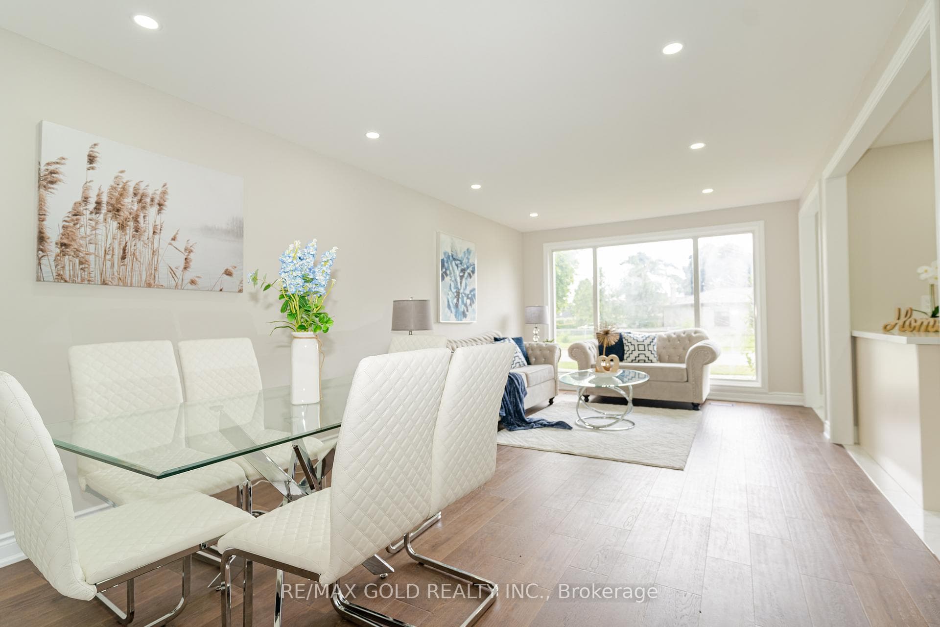 20 Aintree Crescent photo 10