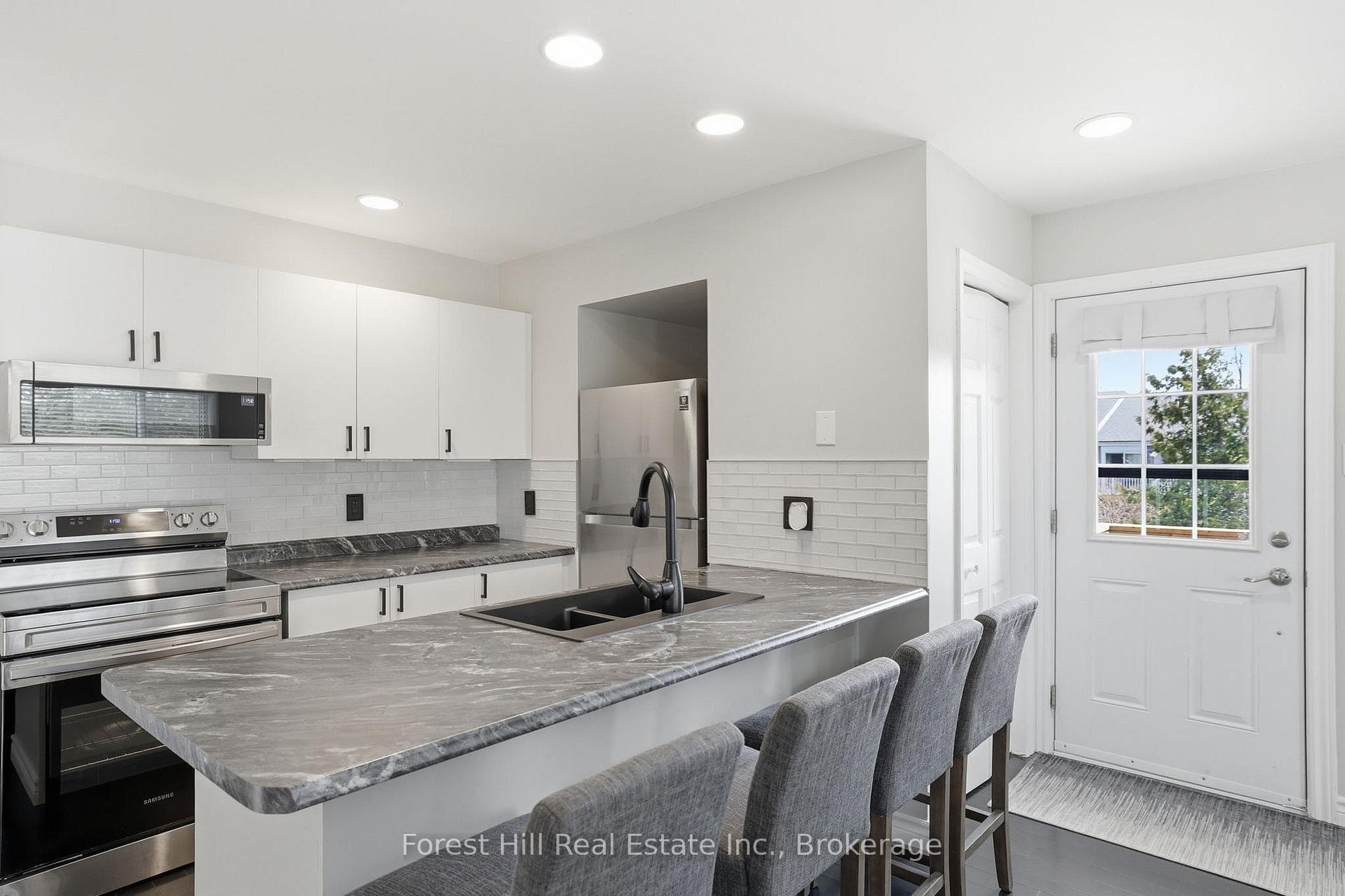23 Dawson Drive Unit 109 photo 4