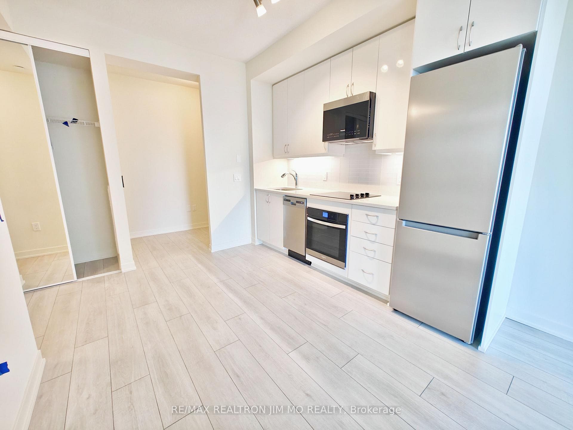 38 Annie Craig Drive Unit 4007 photo 5