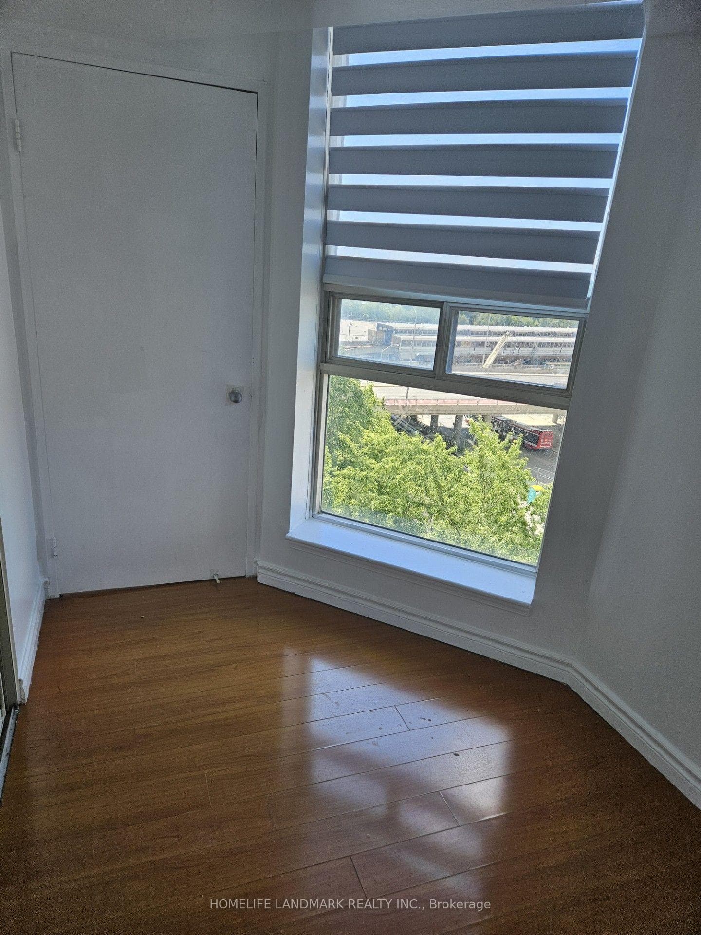 2460 Eglinton Avenue Unit 901 photo 15