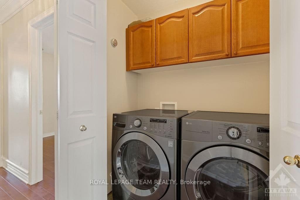 96 BOREALIS Crescent photo 23