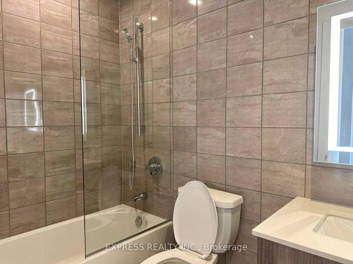 8 Cumberland Street Unit 4305 photo 9