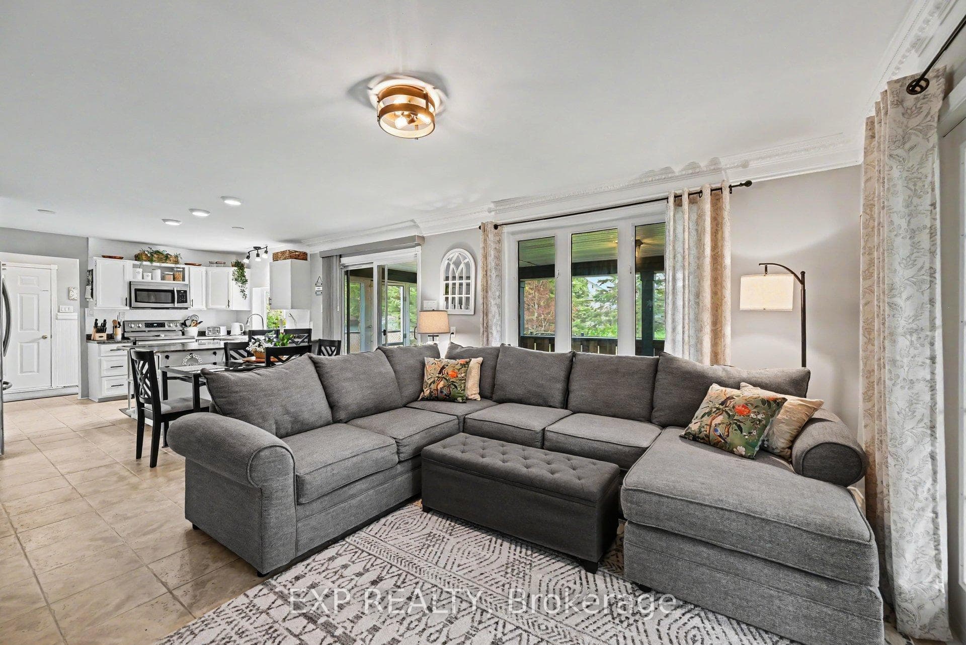 41 Loyalist Crescent photo 16