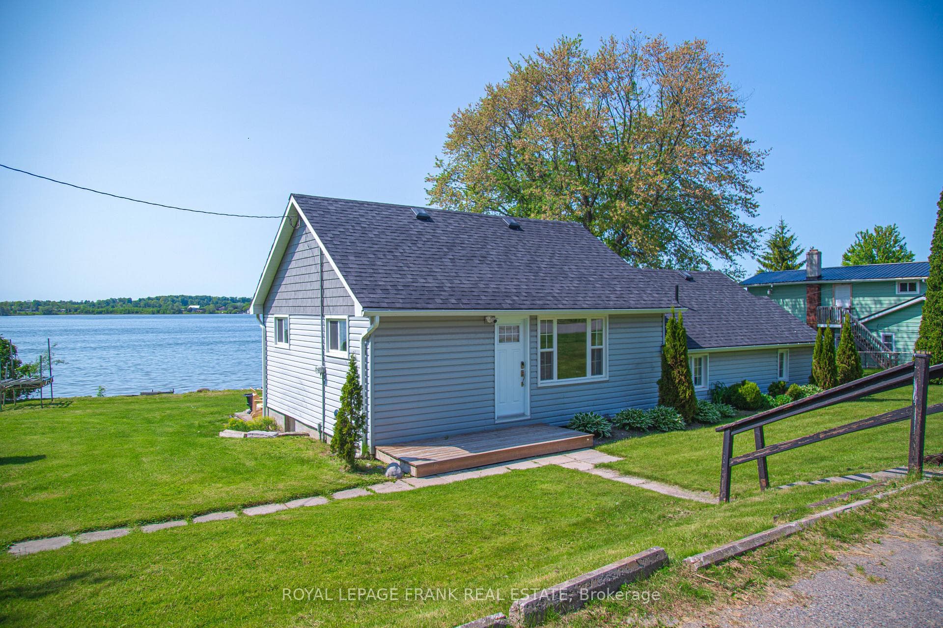 798 Simcoe Street photo 37