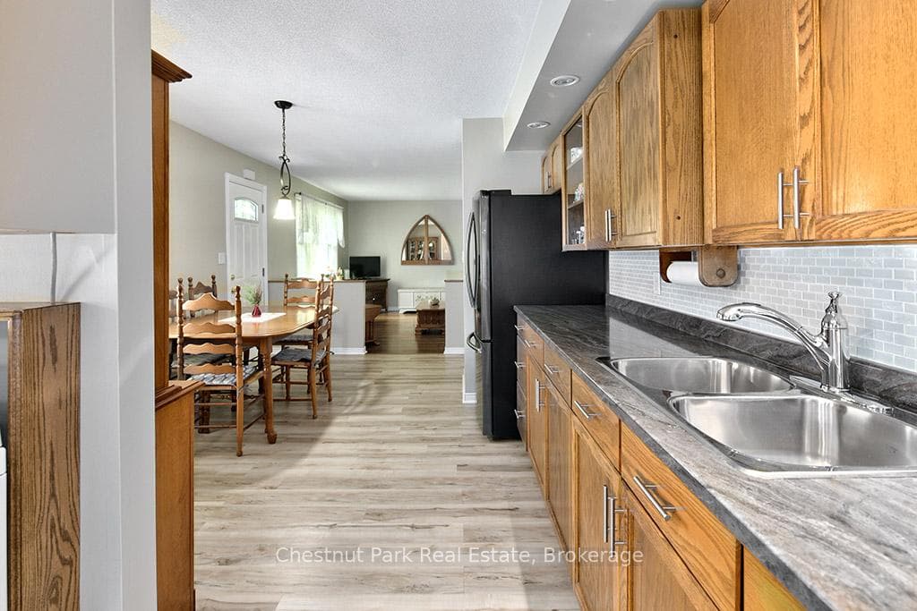 333 Oak Street photo 13