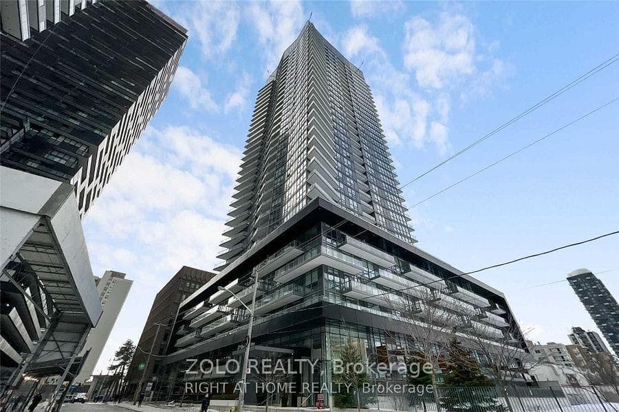 30 Roehampton Avenue Unit 1204 photo 1