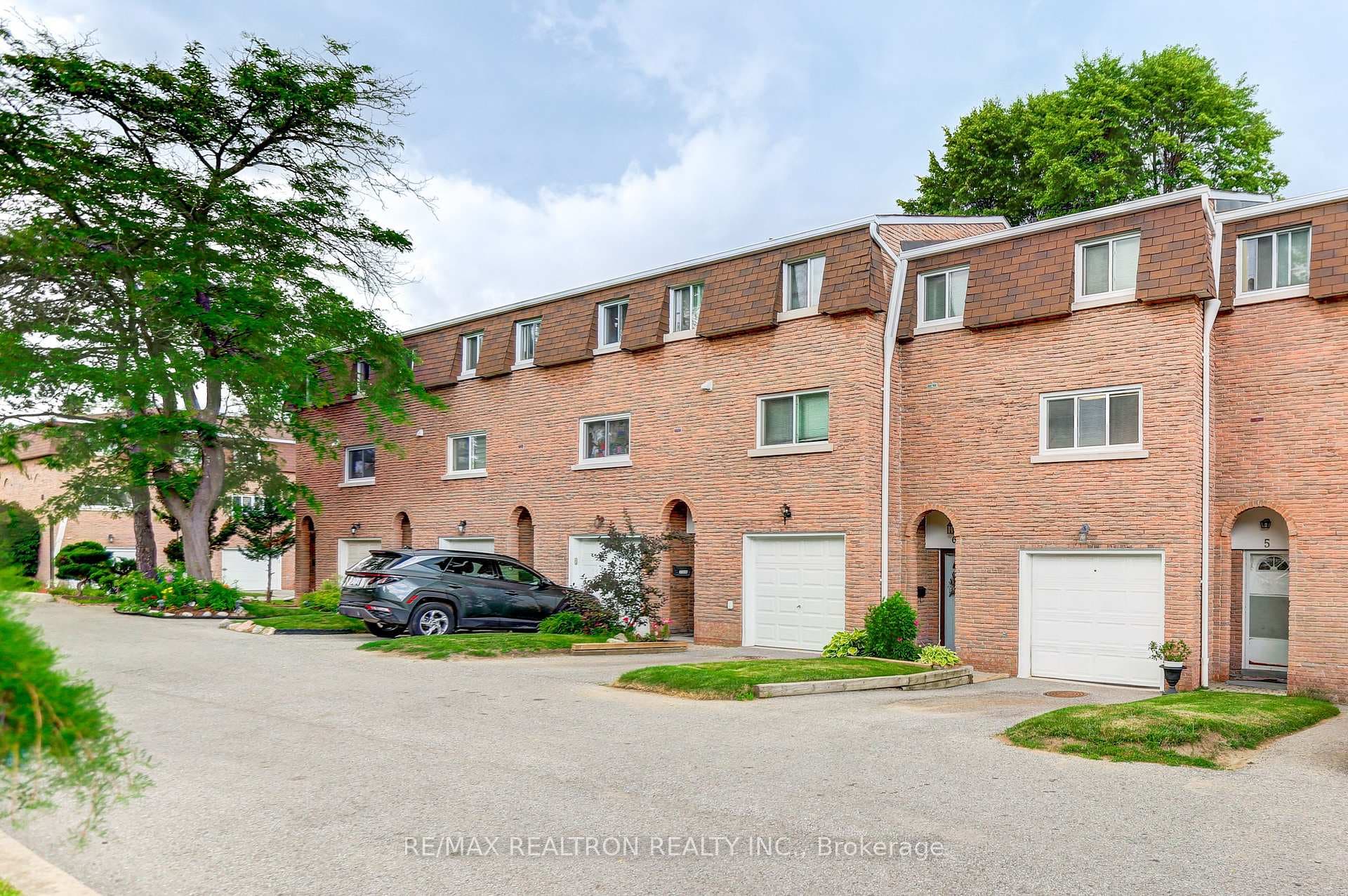 121 Centennial Road Unit 6 photo 2