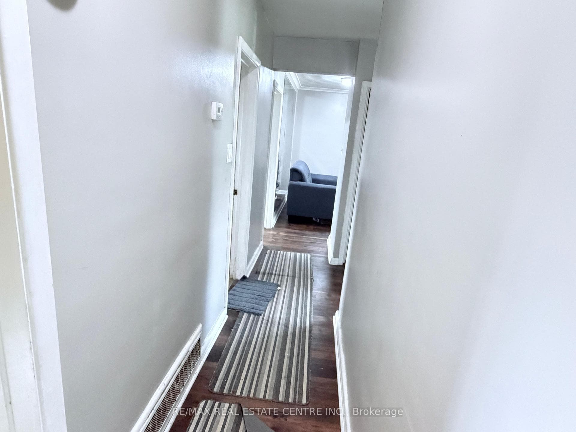 52 Sharbot Avenue photo 8