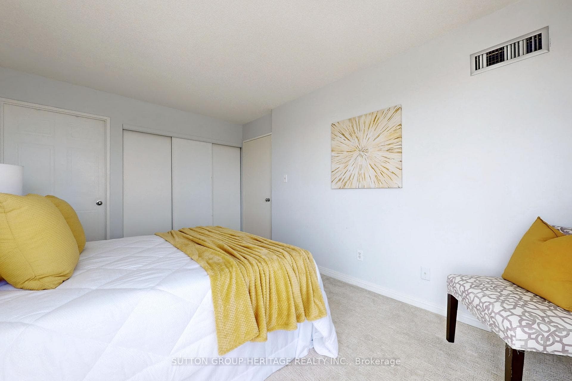 711 Rossland Road Unit 904 photo 19