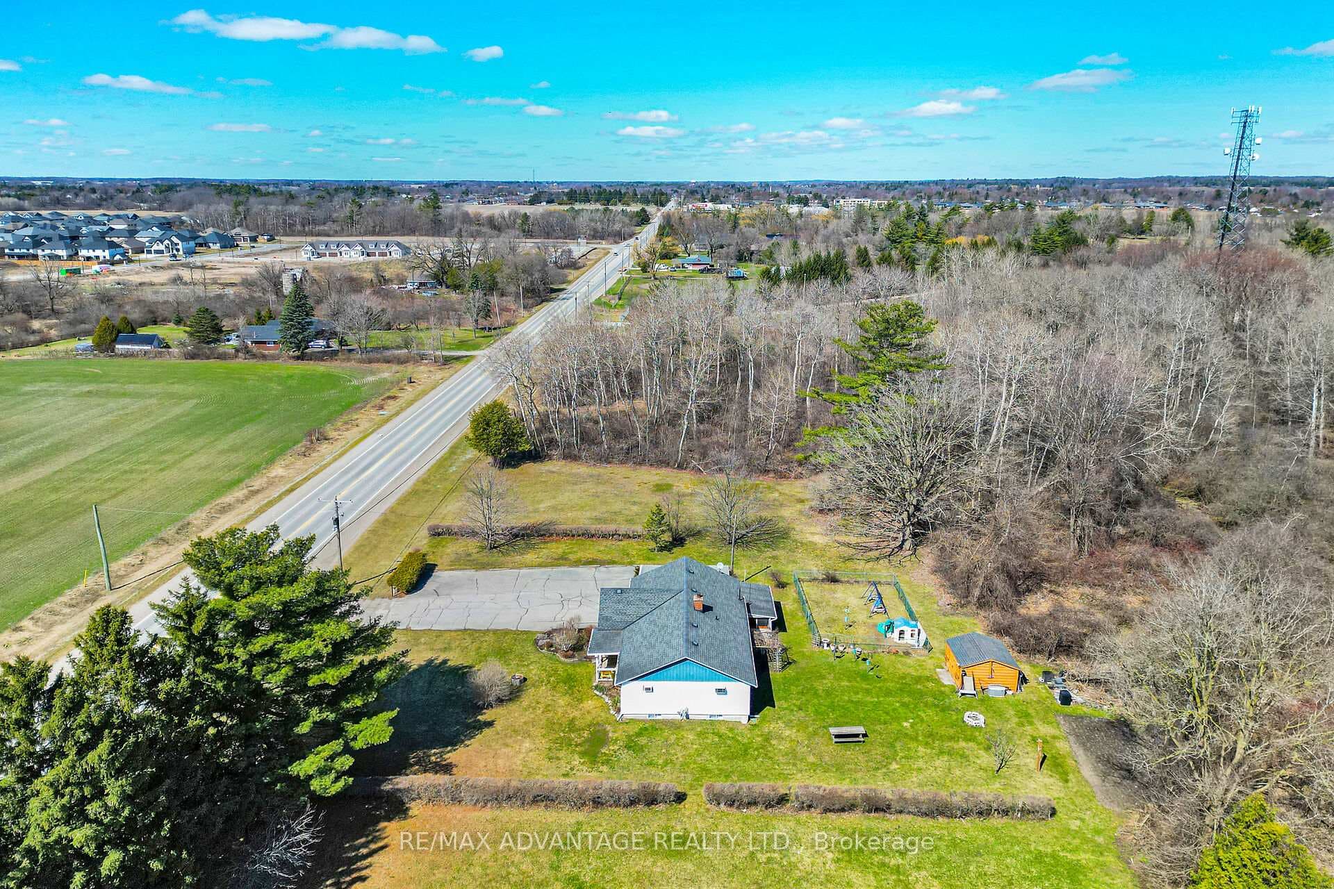 2678 Dorchester Road photo 43