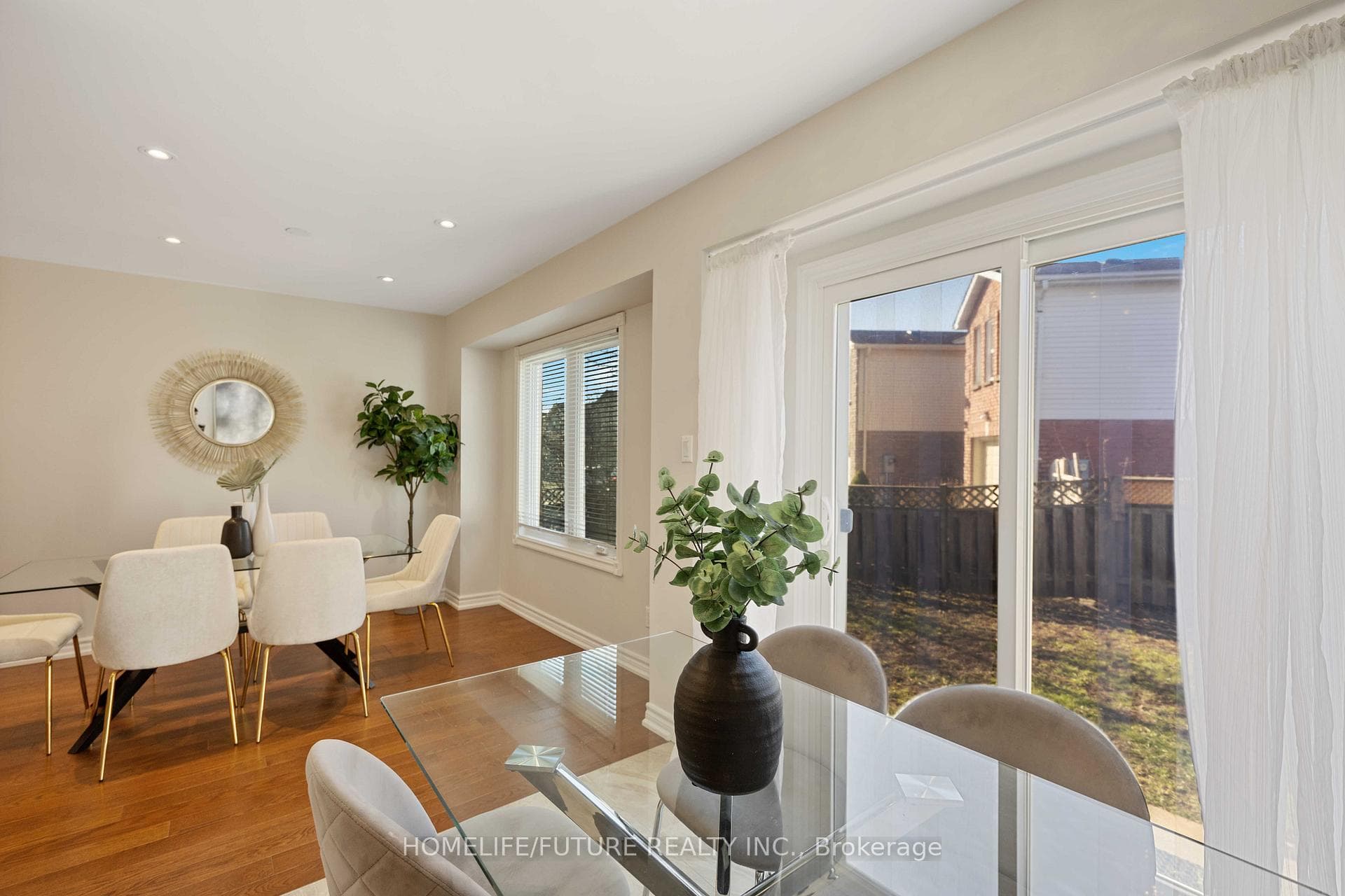 75 Plumrose Pathway photo 12