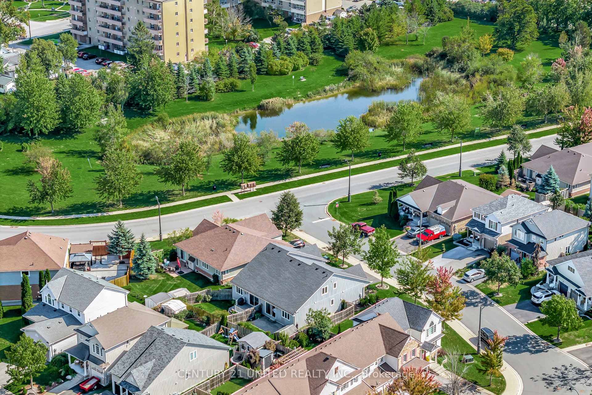 63 Fallingbrook Crescent photo 3