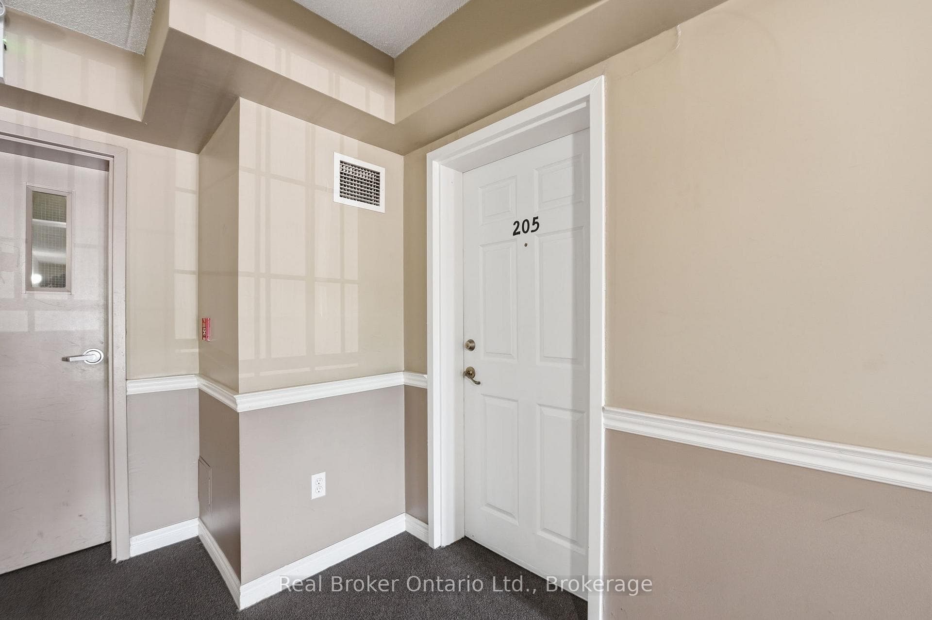 2065 Appleby Line Unit 205 photo 3