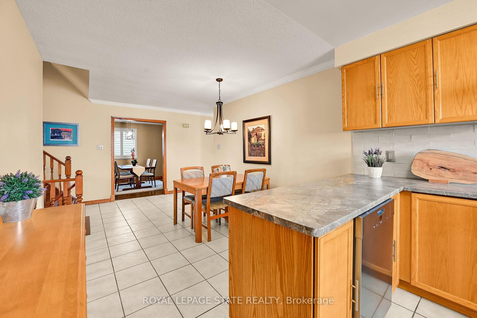 64 Allanbrook Street photo 14