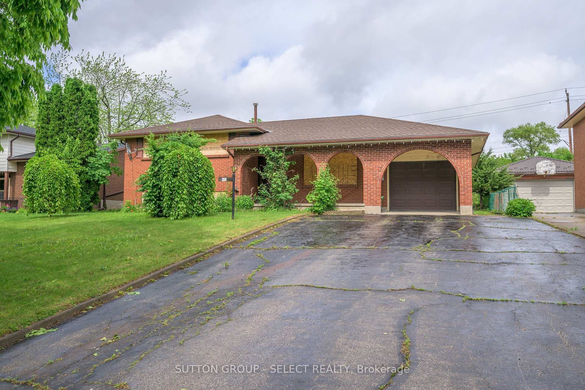 472 Three Valleys Crescent photo 14