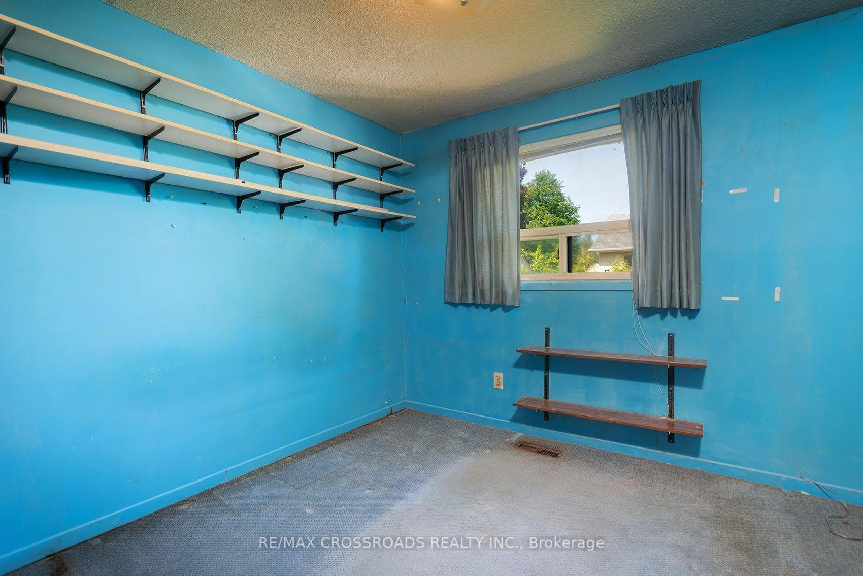 54 Omega Square photo 21