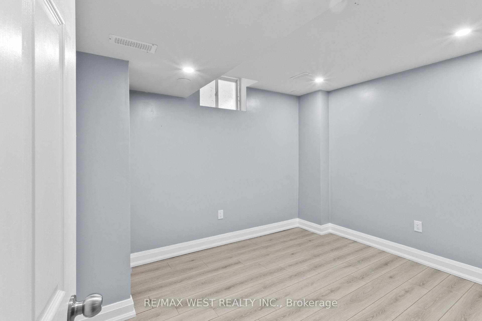 145 East Shore Drive photo 32