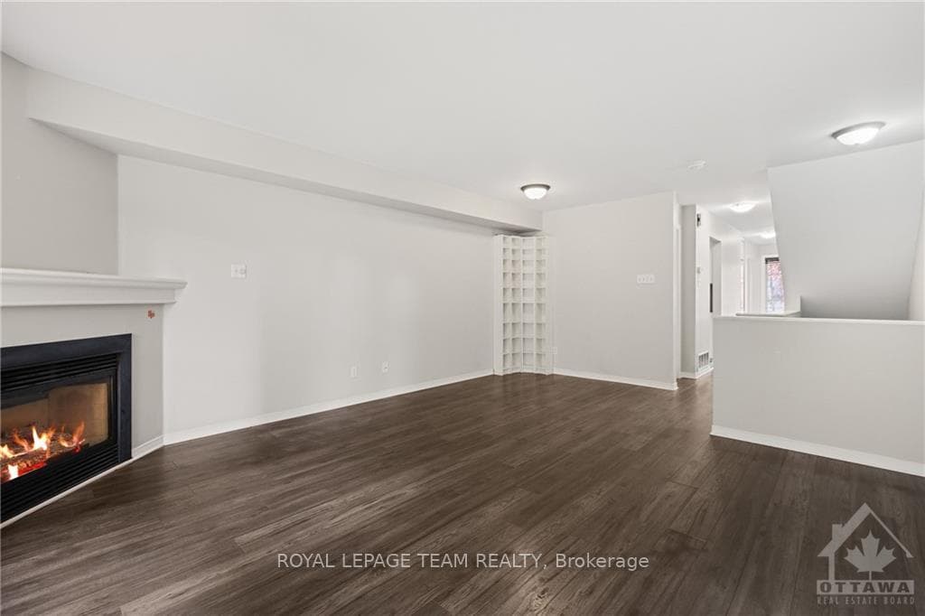 1665 LOCKSLEY Lane photo 13