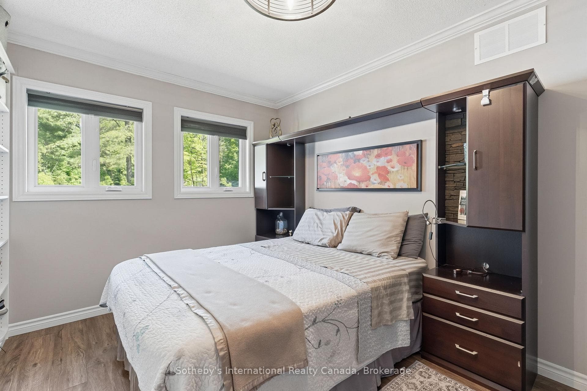 8 Lakeview Crescent photo 10