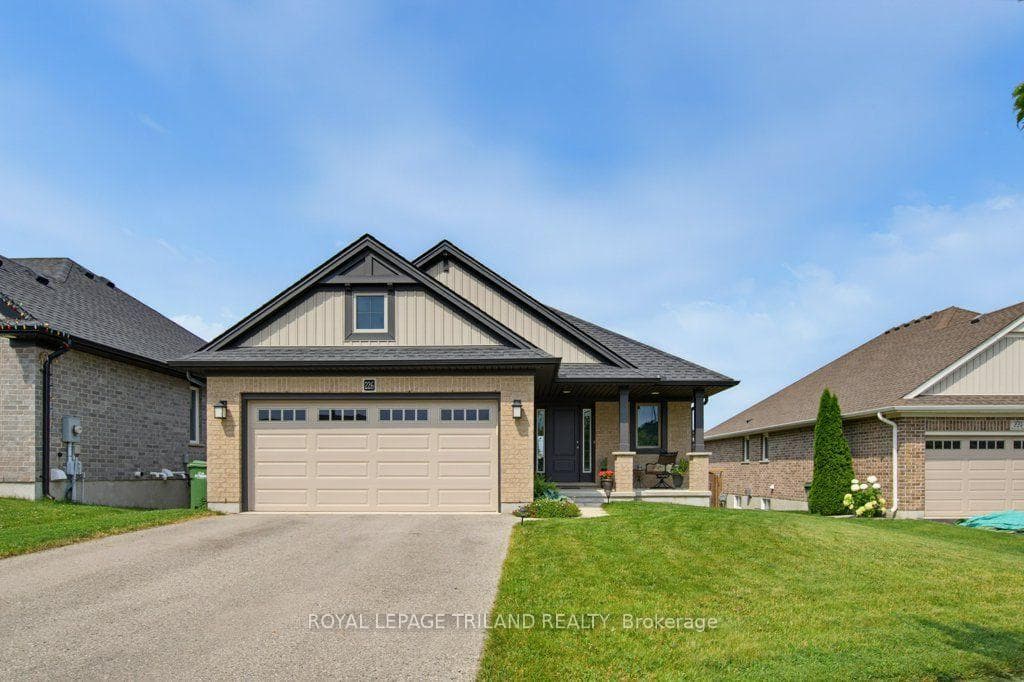 226 Peach Tree Boulevard photo 1