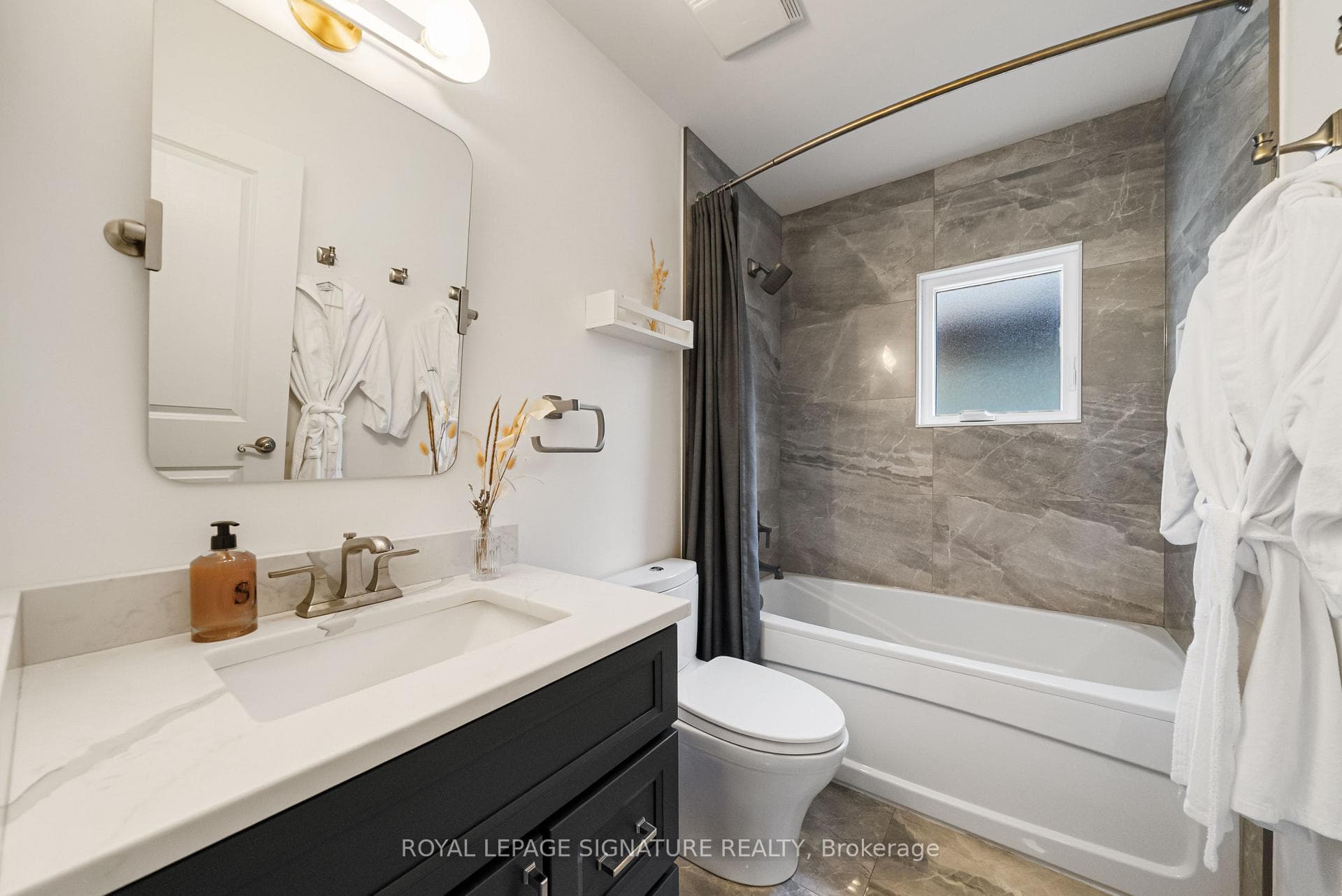 220 Westlake Avenue photo 27