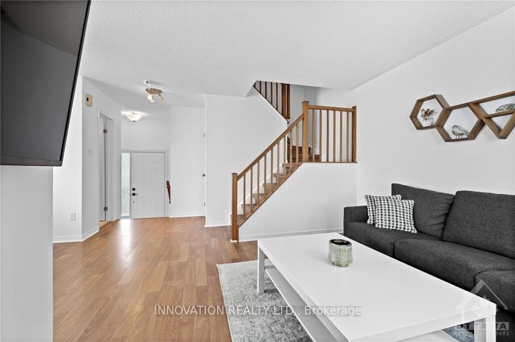 18 PIPER Crescent photo 8