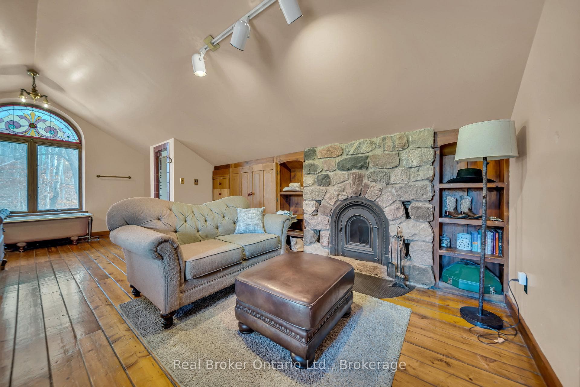 4766 Hyndman Drive photo 44