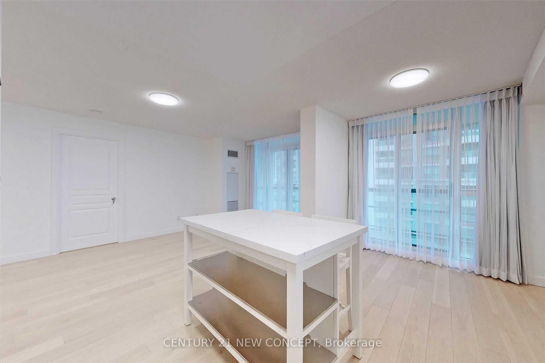 509 Beecroft Road Unit 902 photo 12