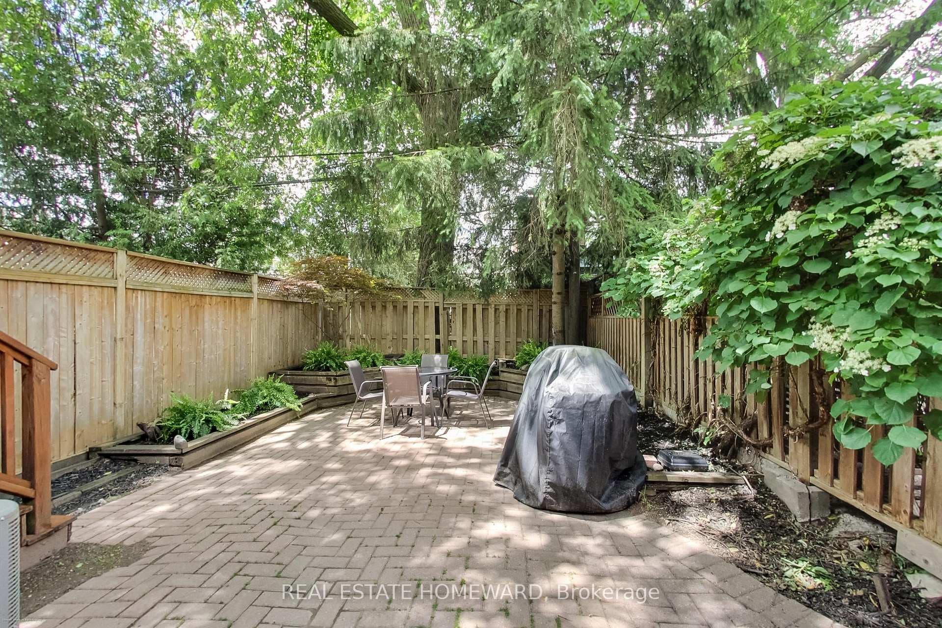 138 Lee Avenue photo 37