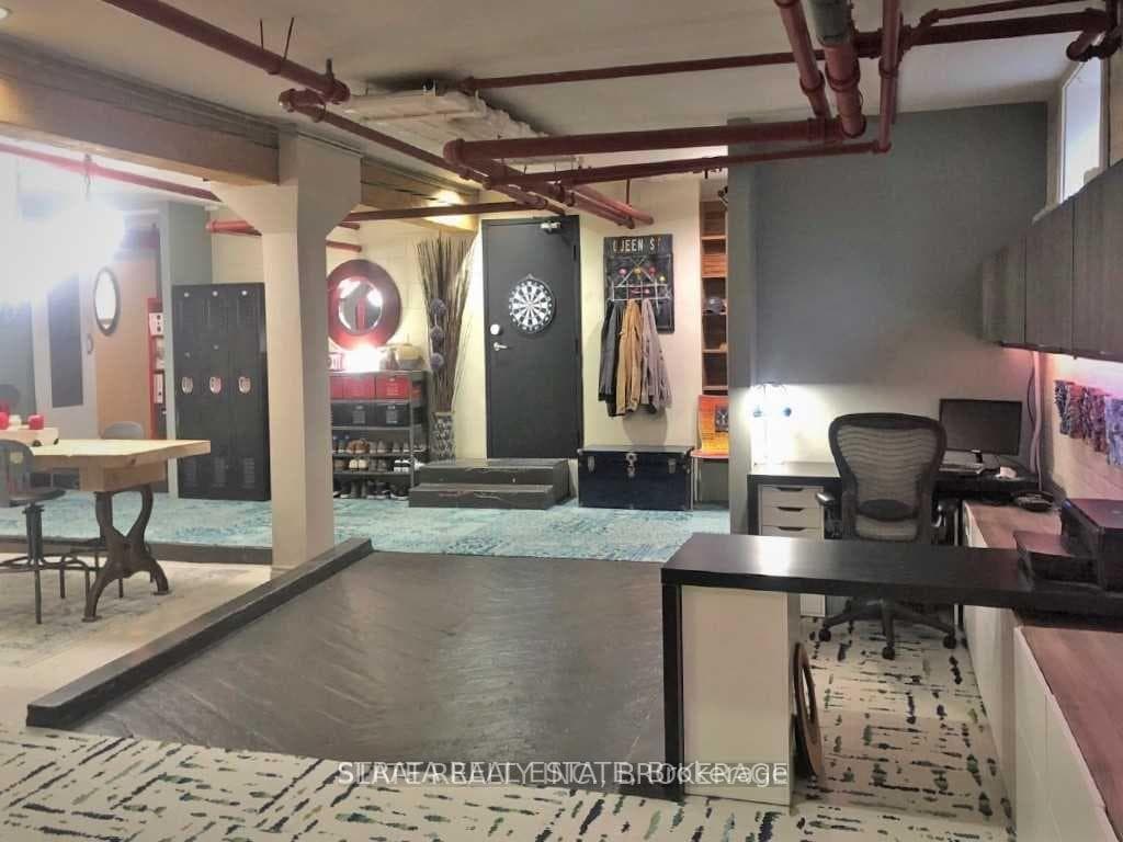 535 Queen Street Unit 1 photo 2