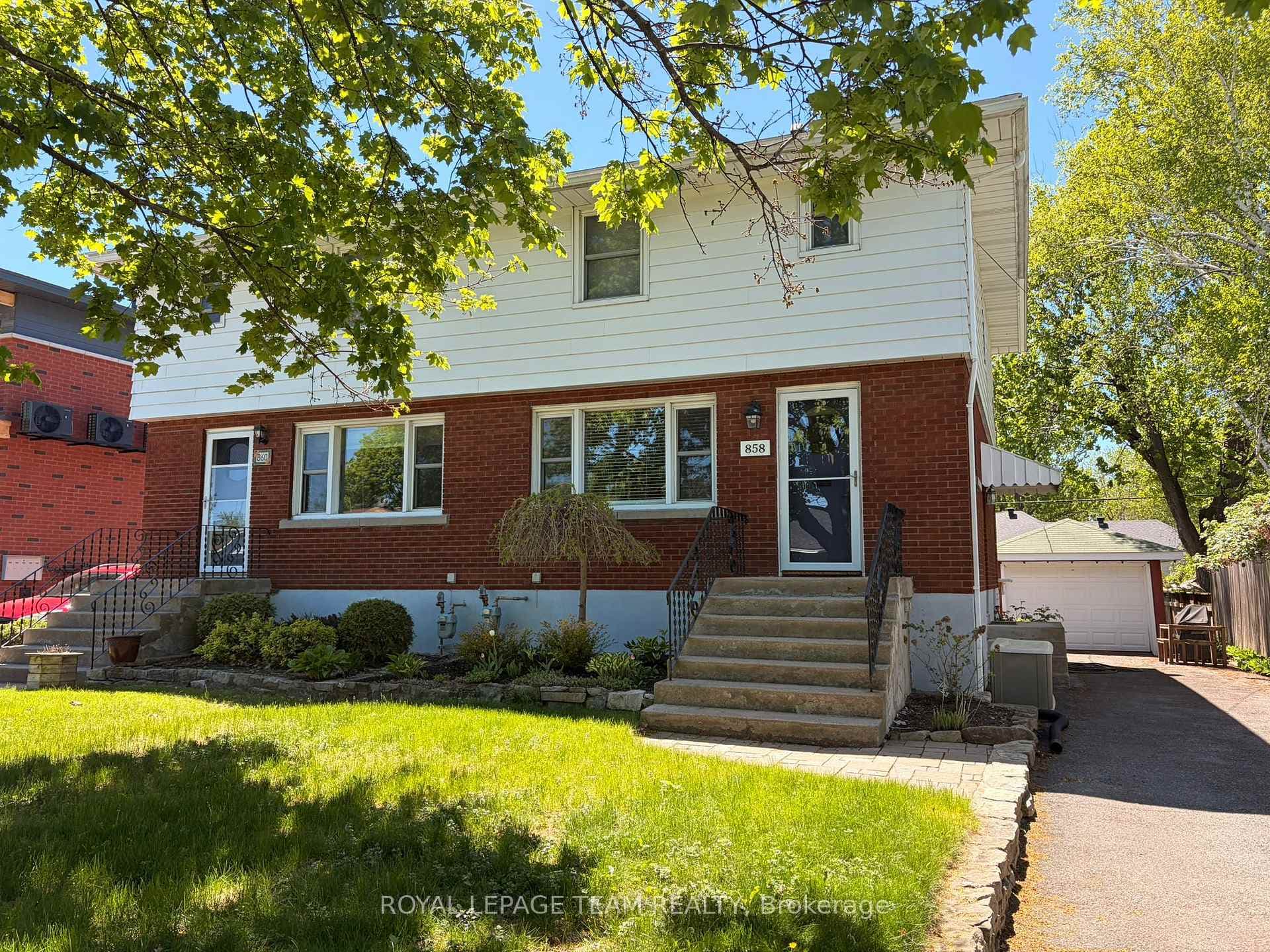 858 Riddell Avenue photo 1
