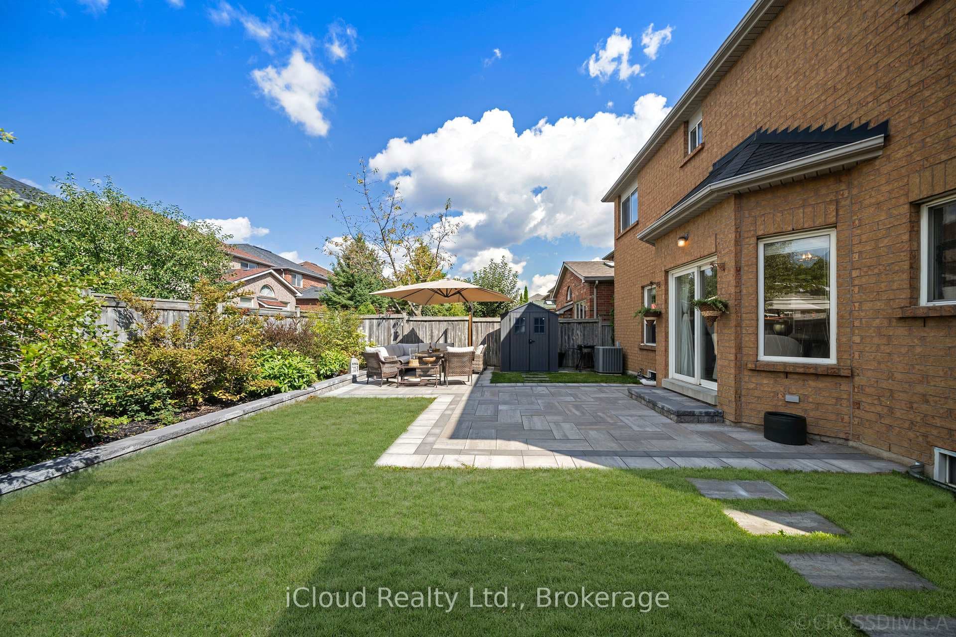 60 Tuscana Boulevard photo 38