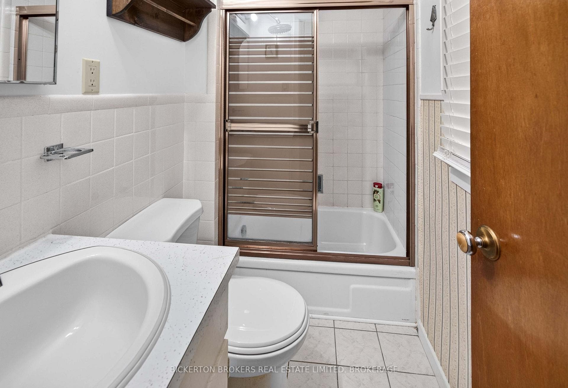 160 Elmwood Drive photo 20