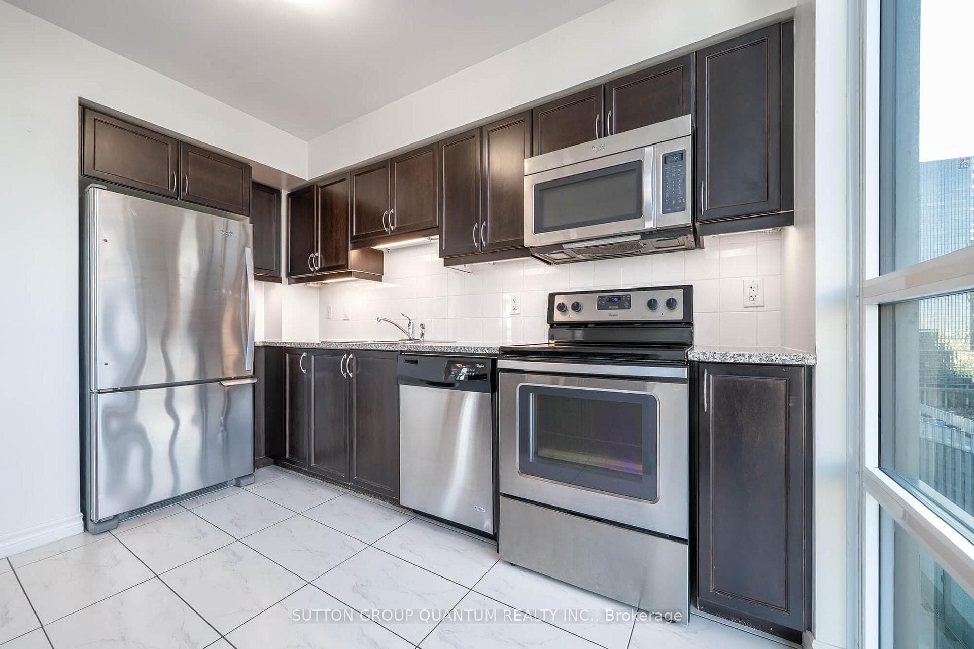 25 Lower Simcoe Street Unit 1708 photo 10