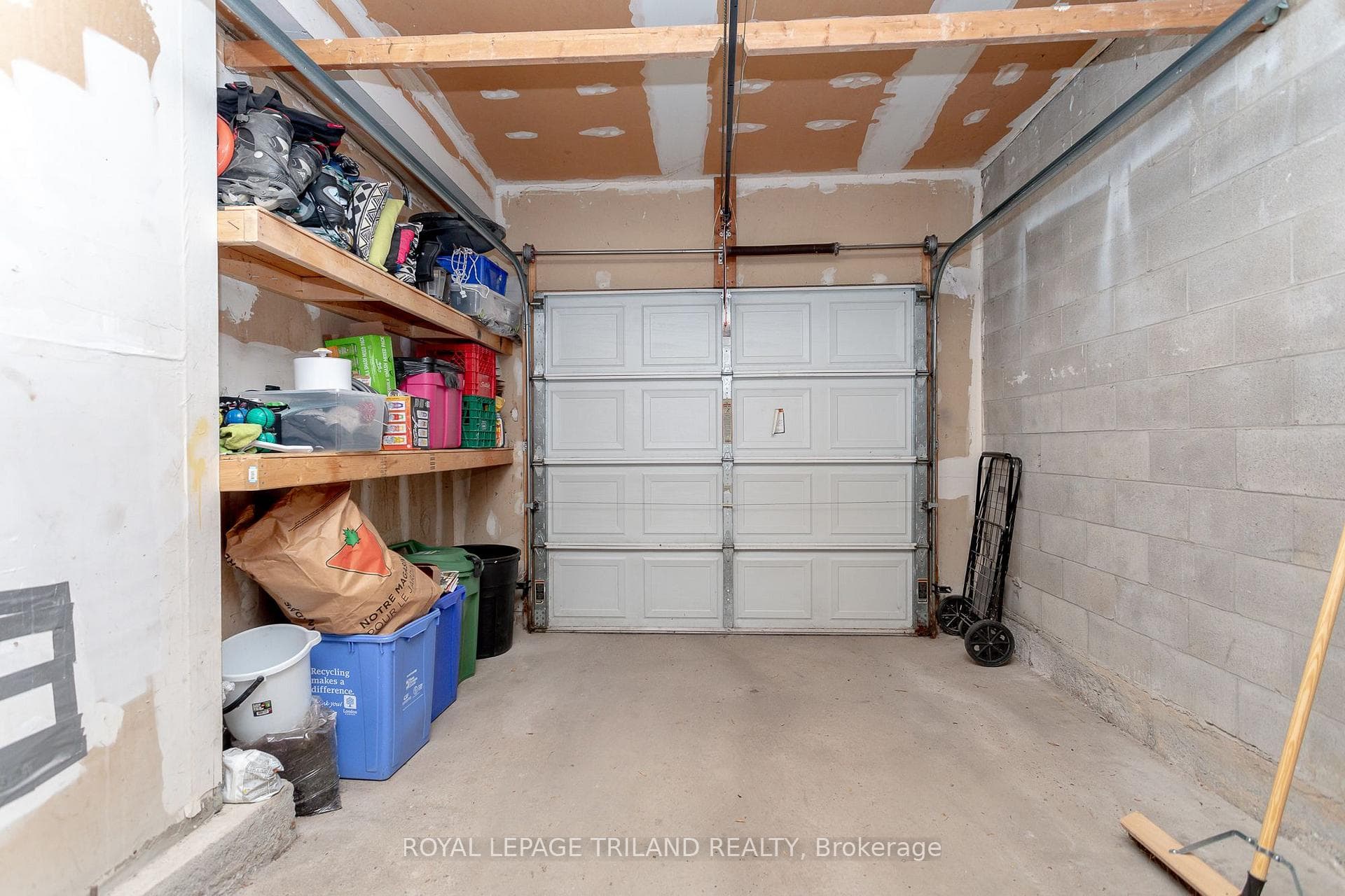 590 Millbank Drive Unit 94 photo 31