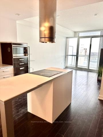 38 Dan Leckie Way Unit 2016 photo 7